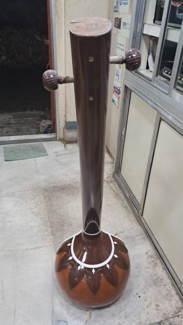 Female Tanpura