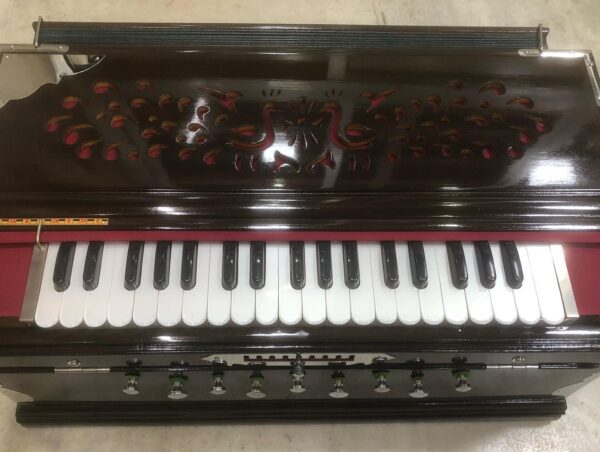 Fixed Scale Changing Harmonium