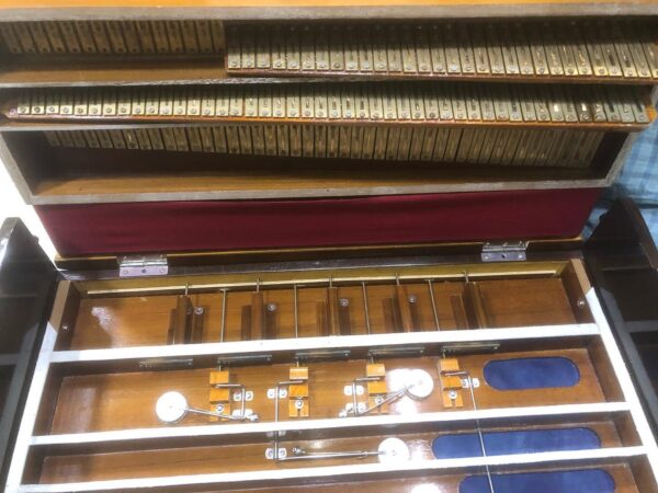 Fixed Scale Changing Harmonium