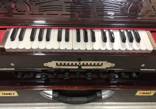 4 Set Scale Changing Harmonium