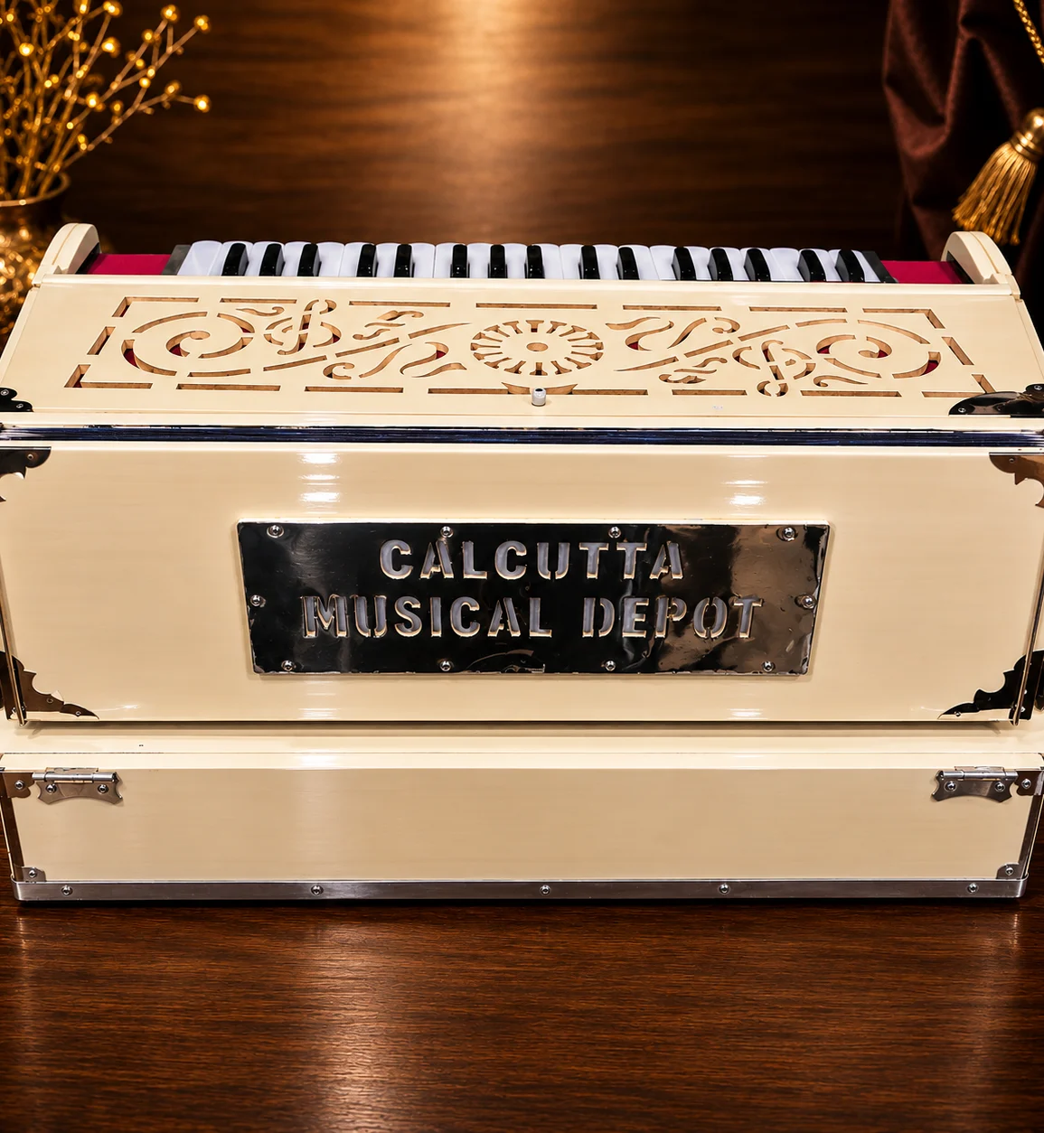 special-white-premier-scale-changing-harmonium-6